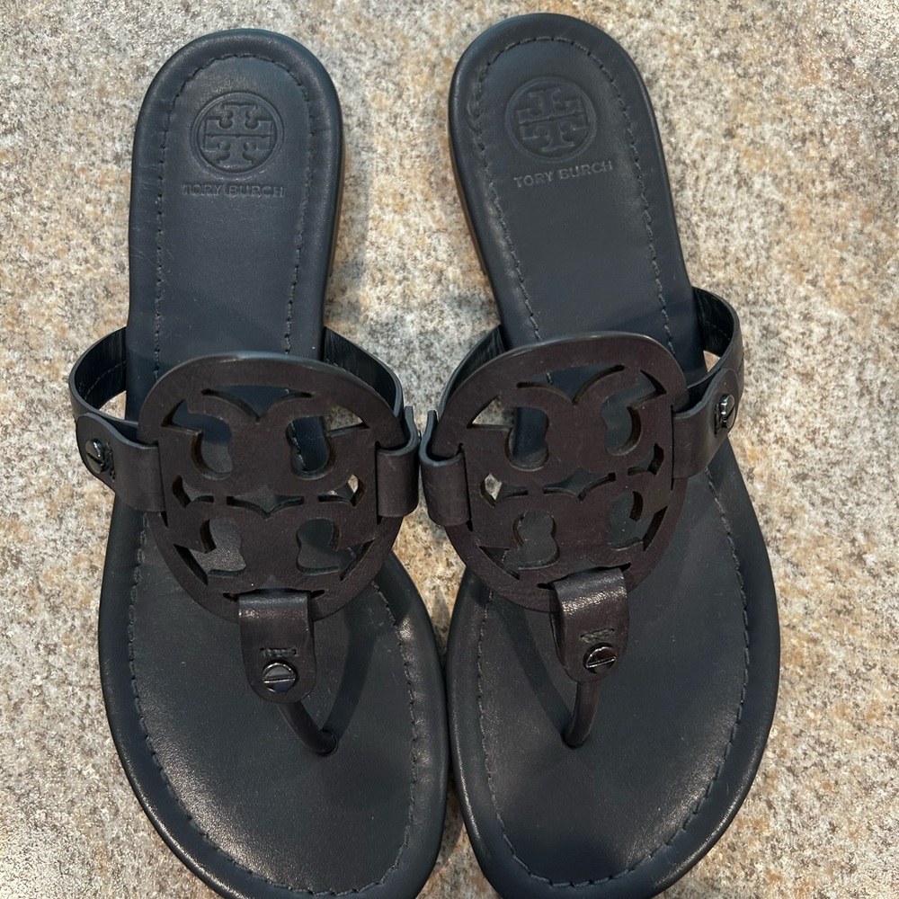 Tory Burch miller sandals it’s too big in me